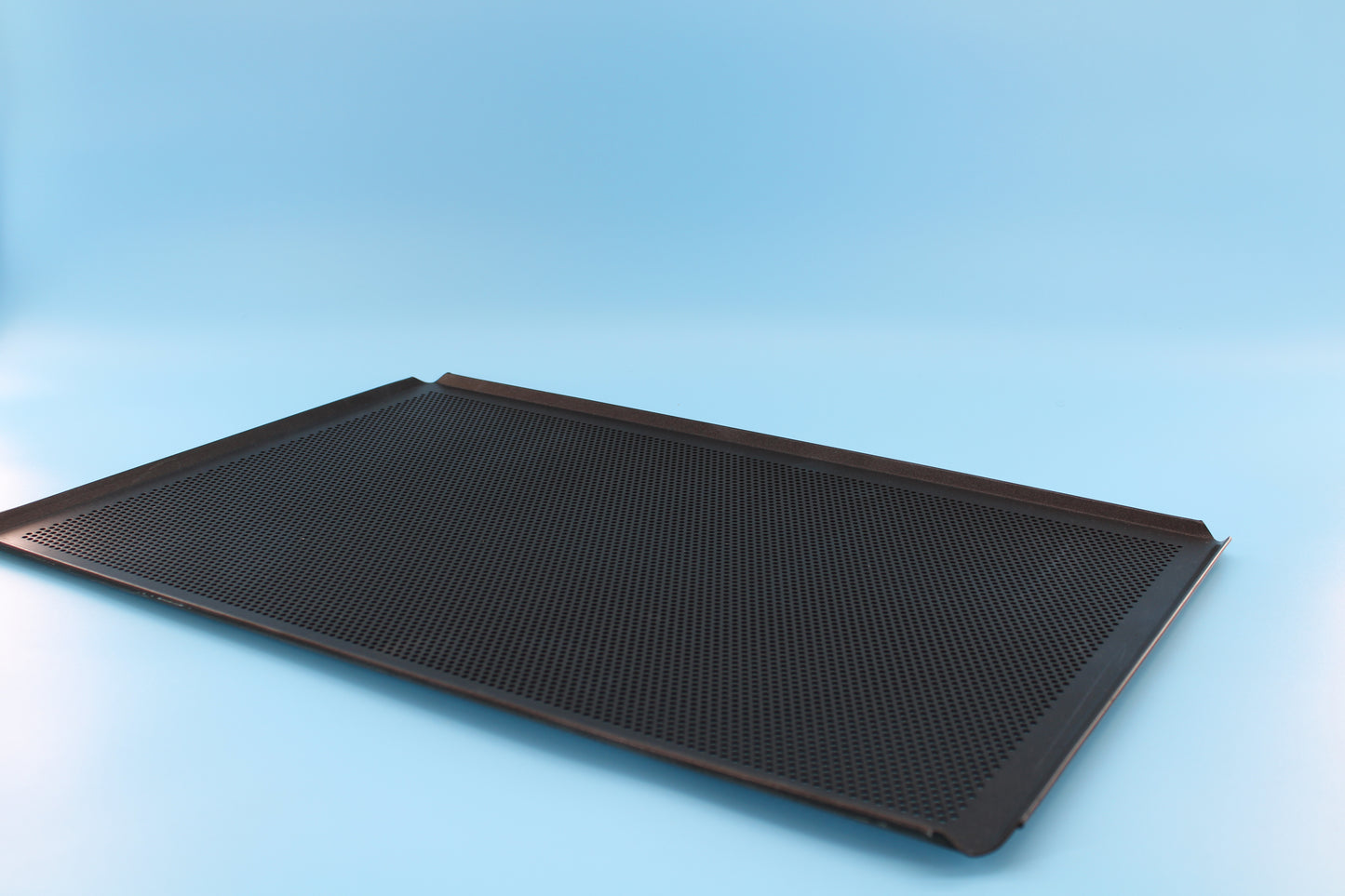 Backblech 60x40x1cm Aluminium mit Lochung (Schwarz mit Antihaftbeschichtung)
