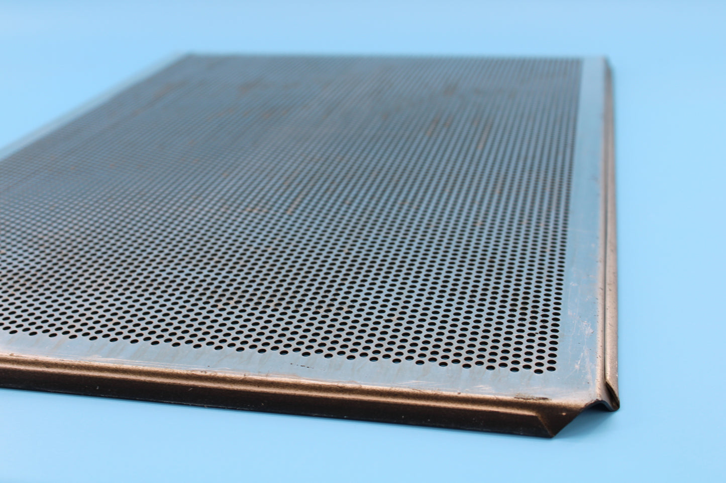 Backblech 60x40x1cm Aluminium mit Lochung (Schwarz mit Antihaftbeschichtung)